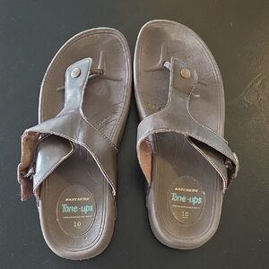 Skechers Tone-ups Size 10 Brown Leather Thong Sandals